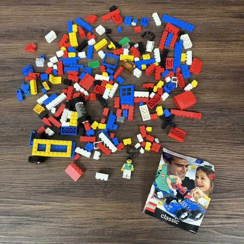 LEGO Bricks LOT Stud Random Colors Bundle Parts Mixed Lot With Mini Figure
