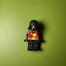 LEGO Star Wars - Advent Calendar Darth Vader Minifigure, Summer Outfit (75340)