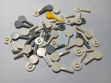 LEGO BULK LOT OF 42 MINIFIGURE UTENSIL SIGNAL PADDLE #3900 WHITE GRAY