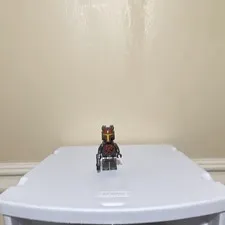LEGO Gar Saxon Minifigure - official figure