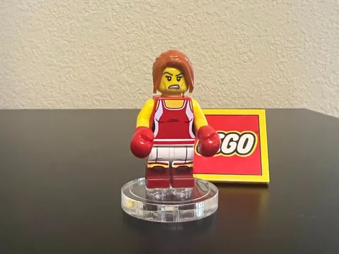 LEGO Vintage 2016 Female Boxer (col251) Retired Great Condition!!!