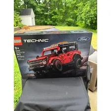 LEGO Technic Ford Bronco SUV 42213 Building Set 943 Pcs New Factory Sealed