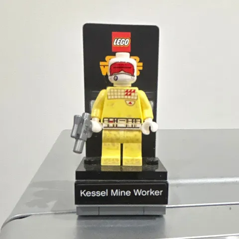 LEGO Star Wars Kessel Mine Worker Minifigure w/ Blaster + Display Stand