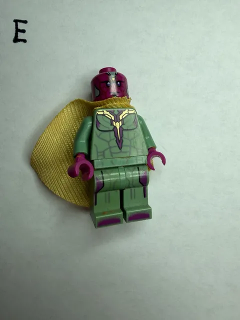 LEGO Vision - Sand Green, Yellow Spot on Forehead SUPER HERO CIVIL WAR