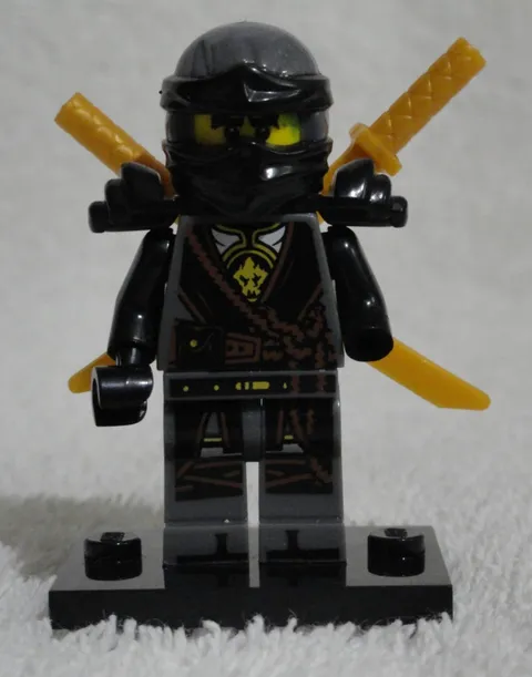 LEGO NINJAGO Hands of Time Cole Minifigure/njo280