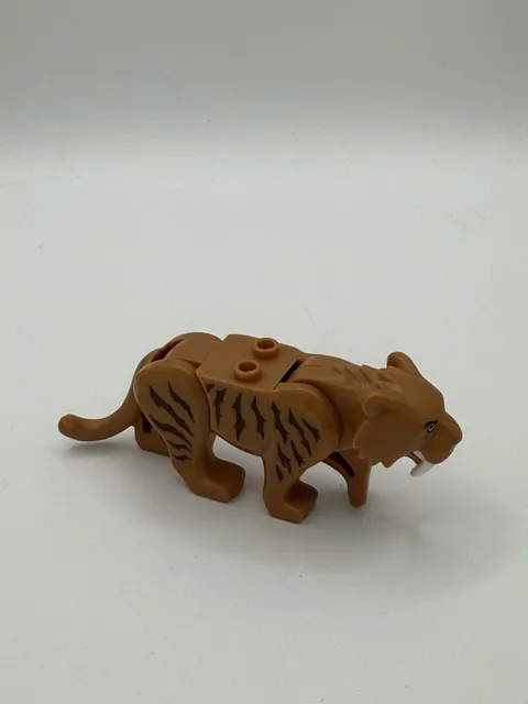 LEGO Brown Saber-Toothed Tiger Arctic City Mini Figure
