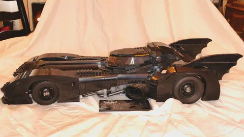 LEGO Super Heroes: 1989 Batmobile (76139) Incomplete No Figs - Pre-Owned