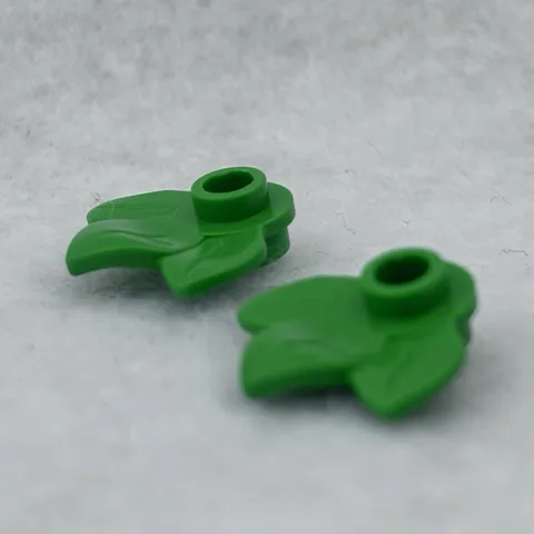LEGO 32607 Bright Green Plant Plate, Round 1 x 1 with 3 Layered Leaves (x2)