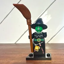 LEGO Minifigure Series 2 Witch COL020 8684-4 Complete w/ Broom Stand 2010