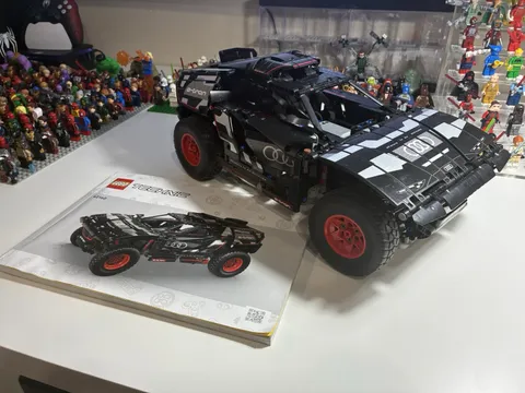 LEGO TECHNIC: Audi RS Q E-Tron (42160) Bluetooth Controlled AWD RC Toy Car Used