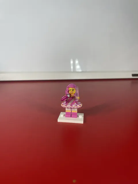 Lego Minifigures The LEGO Movie 2 Series Candy Rapper Retired