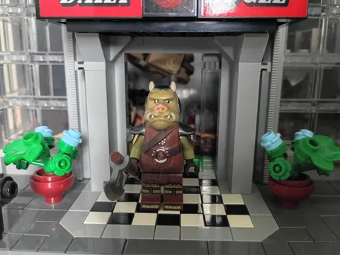 Lego Star Wars Gamorrean Guard Minifigure 75326