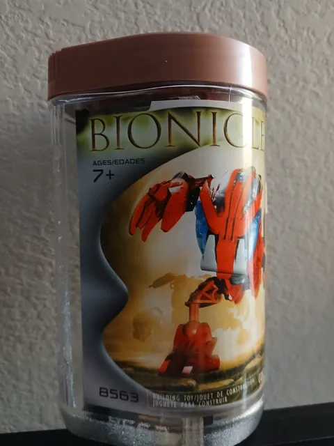 LEGO BIONICLE: Tahnok 8563 - Missing a Krana mask