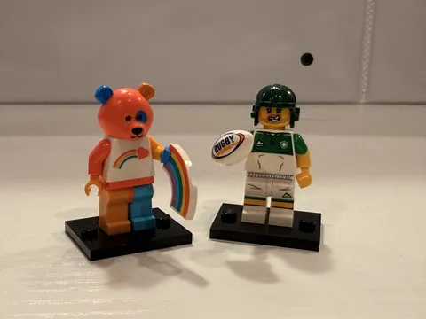 LEGO Minifigures Series 21 71029 - Rugby Player and Bear Costume Guy