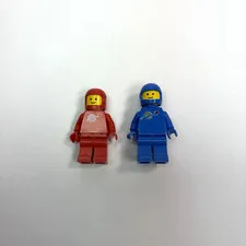 LEGO Blue and Red Space Man Minifigure 1 Red, 1 Blue Spaceman Original LEGO 1984