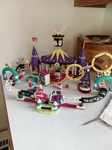 LEGO FRIENDS: Magical Funfair Roller Coaster (41685)