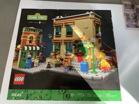 LEGO Set 21324 - 123 Sesame Street - Retired | New | Free Ship | Damaged Box