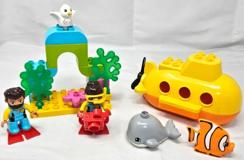 Lego Duplo 10910 -Submarine Adventure w/ Divers & Sea Animals - COMPLETE!