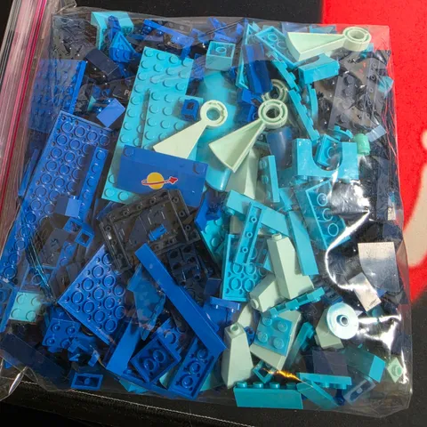 LEGO Bulk Building Bricks Lot 1Lb 12Oz of Assorted Blue Pieces      Blue1
