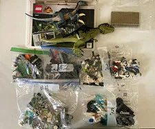 LEGO Jurassic World 76949 Giganotosaurus & Therizinosaurus Attack 810pcs