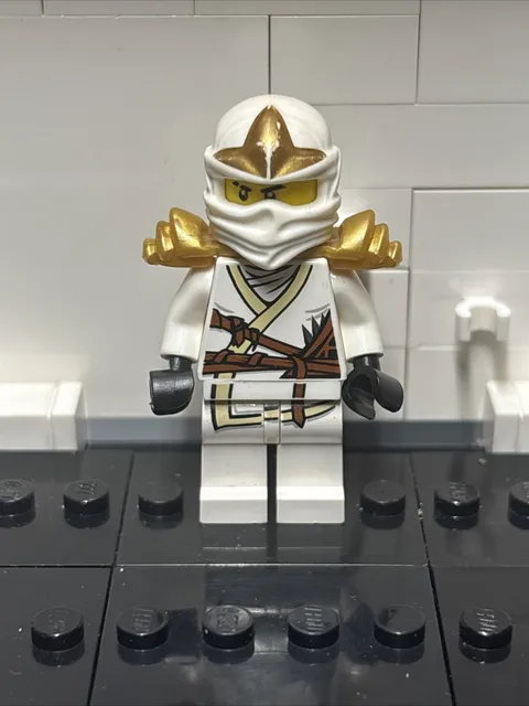 LEGO Minifigure Zane ZX njo0031 Ninjago White Ninja Gold Armor Swords