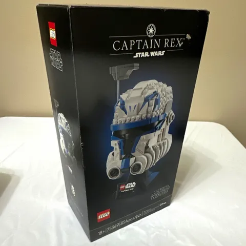 LEGO Star Wars 75349 Captain Rex Helmet 854 pcs 18+ Display Stand