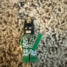 LEGO Dollar Bill Tuxedo Batman Minifigure- Bricktober 2017- Toys R Us Exclusive