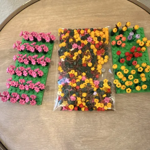 LEGO City Bulk Lot Plant & Flower Pieces w/ Green Plates Multicolor Parts Sticks