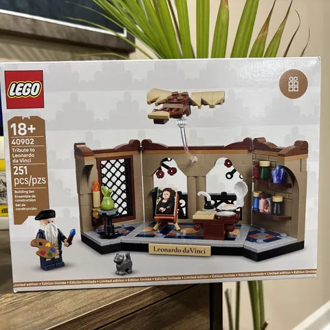 New LEGO Tribute to Leonardo da Vinci 40902
