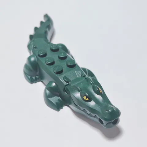 LEGO Minifig Alligator Crocodile 20 Teeth Yellow Eyes Pattern 18904 Tail Moves