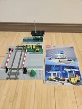 Lego 4532 Manual Level Crossing 9V Train Gray Road Plate Minifigure Incomplete