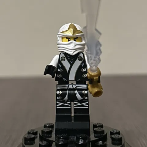 LEGO Ninjago Minifigure NJO076 Zane The Final Battle 70504 With Elemental Blade