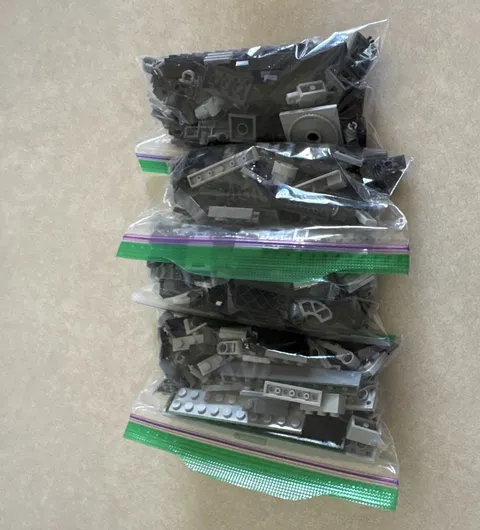 LEGO Bulk Lot Bricks black and gray assorted bricks￼