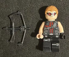 LEGO The Avengers Hawkeye Minifigure with bow Loki's Cosmic Cube Escape(6867)