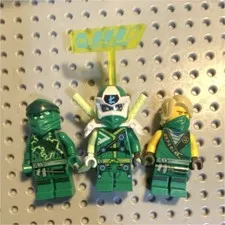 LEGO NINJAGO Green Ninja Minifigure Lot of 3 w/ Weapons & Banner
