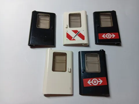 LEGO BULK LOT 5 TRAIN DOORS WITH BLACK GLASS WINDOW 1X4X5 #4181 #4182