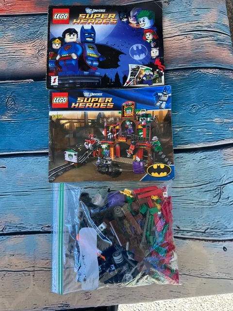 LEGO DC Comics Super Heroes: The Dynamic Duo Funhouse Escape (6857) 100% complet