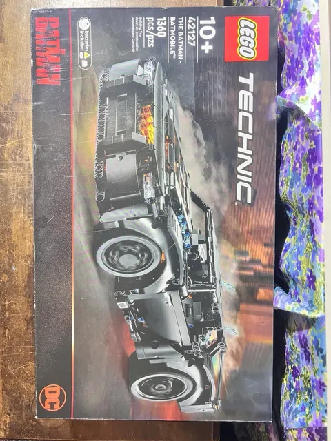 LEGO Technic The Batman Batmobile (42127) 1360 pcs Light Brick Factory Sealed
