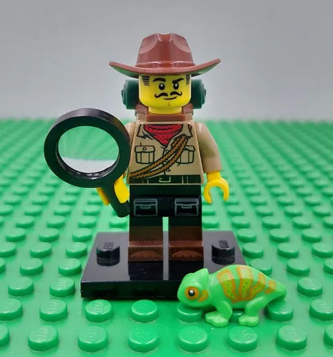 LEGO 71025 CMF Series 19 Jungle Explorer (col348) Collectable Minifigure col19-7