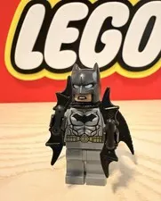 Lego DC Batman Minifigure With Accessories 