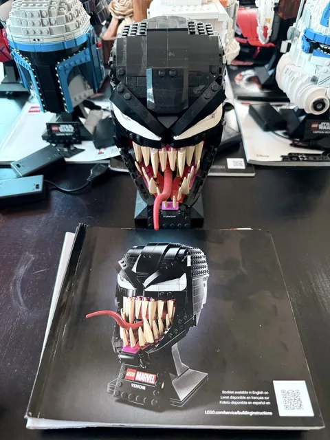 LEGO Marvel Venom Head Bust 76187 Retired Set Complete With LED Lights