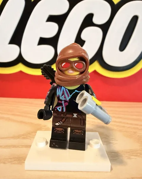 Lego Movie 2 Battle-Ready Lucy Minifigure With Accessories 
