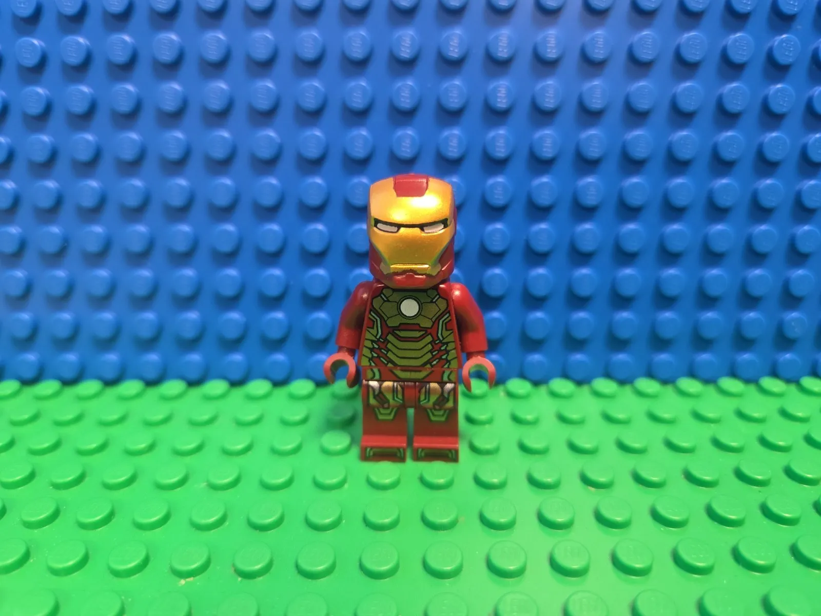 Lego Iron Man Mark 42 Minifigure 76007 sh0072a Marvel Super Heroes CMF Lot Rare 