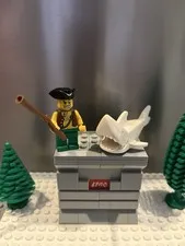LEGO Minifig  Minifigure pi097 Pirate Vest Anchor Tattoo with White Shark !!