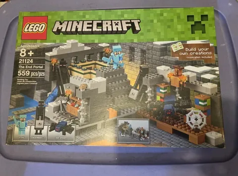 LEGO Minecraft: The End Portal (21124) 559 Pieces Retired NEW FACTORY SEALED