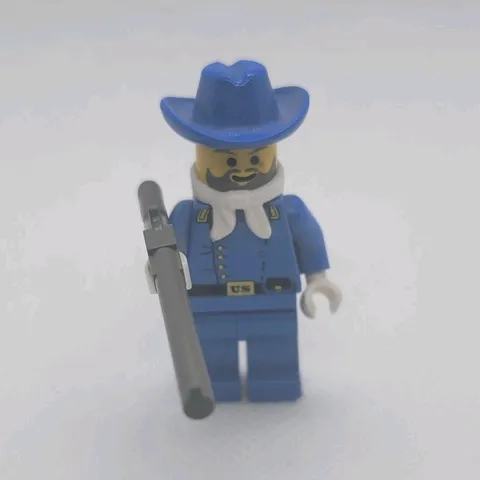 LEGO Western Blue Cavalry Soldier Minifigure Blue Hat White Scarf Gray Rifle