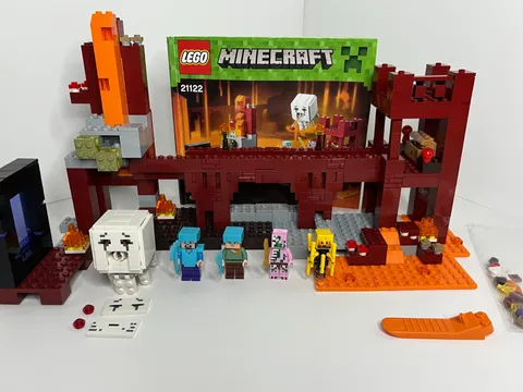LEGO Minecraft: 21122 The Nether Fortress, Complete w Minifigures & Instructions