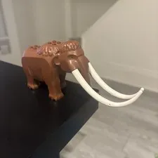 LEGO Woolly Mammoth with White Tusks Animal, Land: mammoth01
