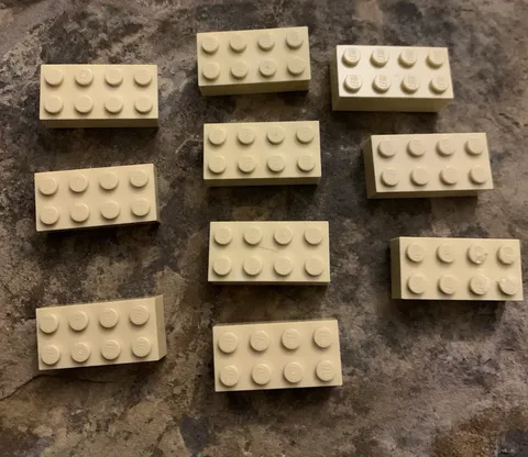 Lego Tan 2x4 Brick Lot. 10 Pieces. Used
