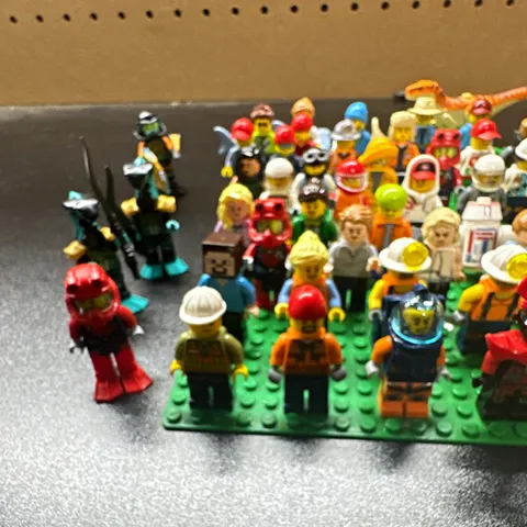 LEGO Minifigures 68 Mixed Lot w/ Accessories & Animals Plastic 6+
